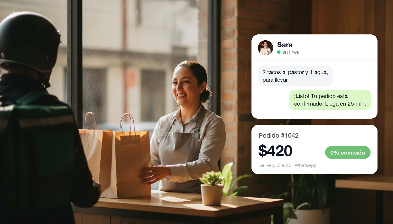 Dueña de restaurante entregando un pedido de delivery sin comisión gestionado por Sara, la vendedora IA de RAY, por WhatsApp